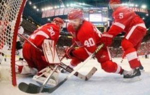 NHL : Detroit tout près du but