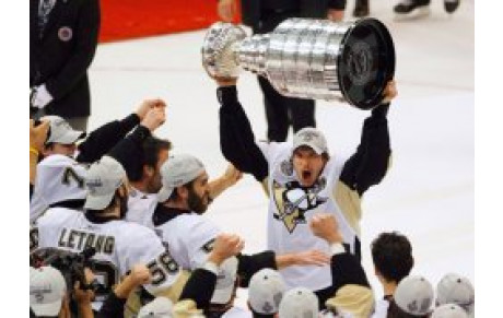 NHL : La Stanley Cup pour les Penguins